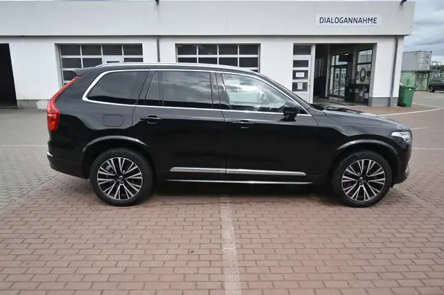 Volvo XC90 view 5