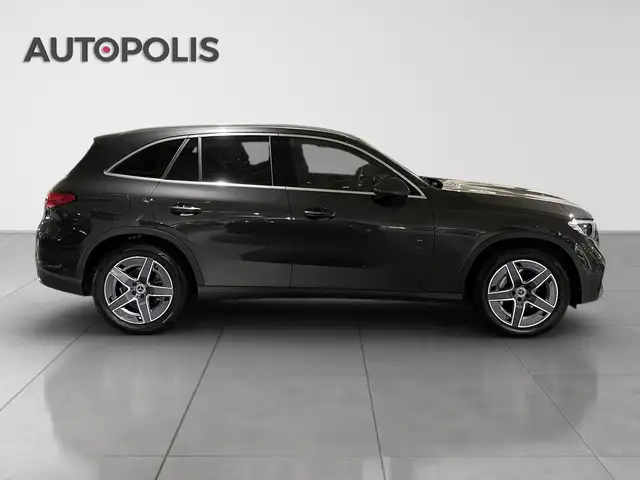 Mercedes-Benz GLC view 9