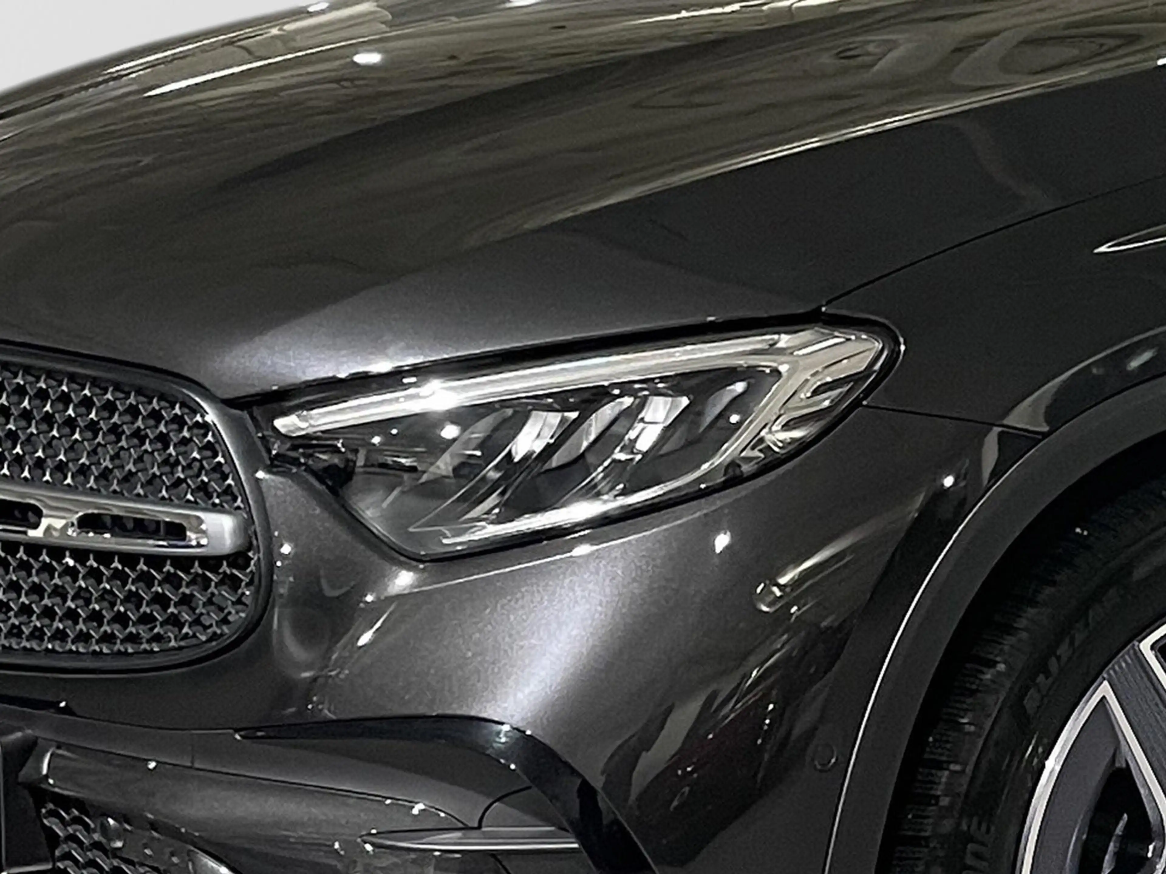Mercedes-Benz GLC 300 2.0 d 4MATIC AMG Line — photo 4