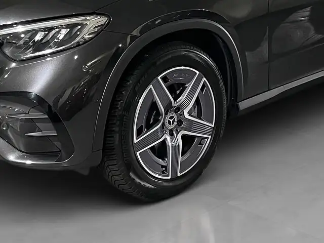 Mercedes-Benz GLC view 5