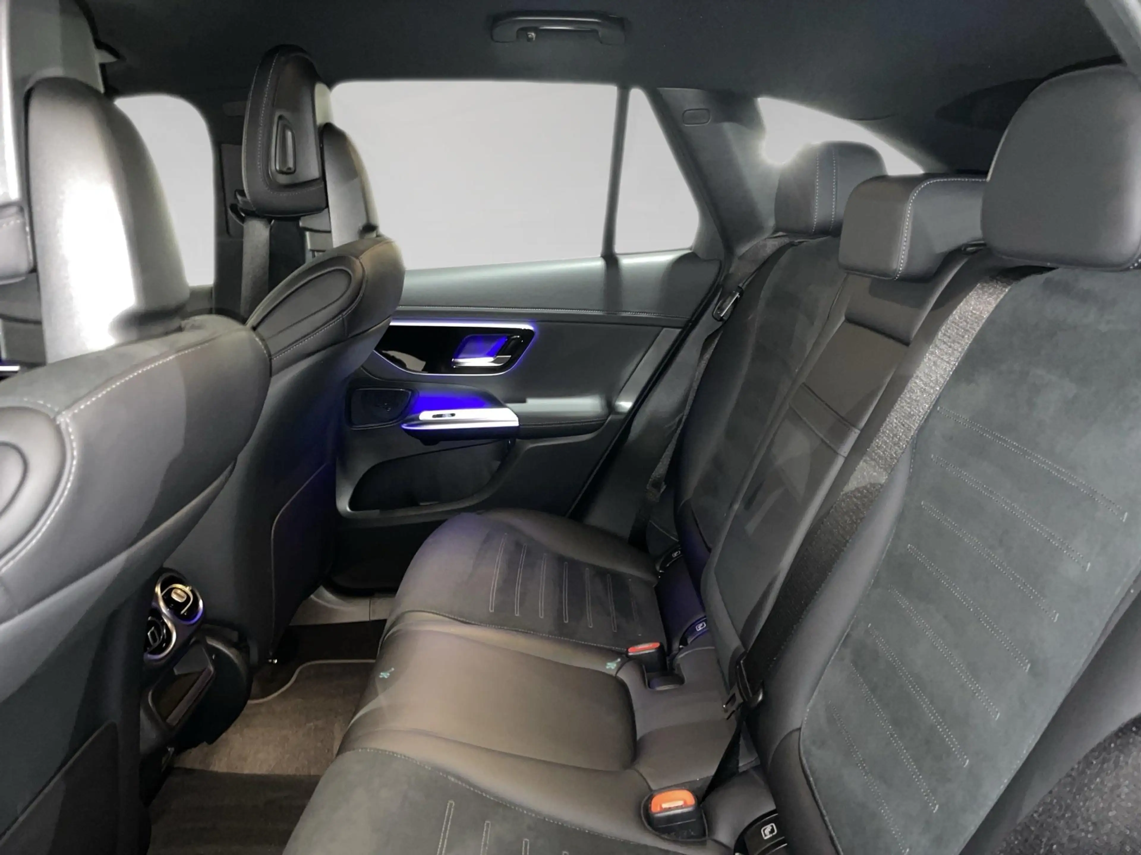 Mercedes-Benz GLC 300 2.0 d 4MATIC AMG Line — photo 12
