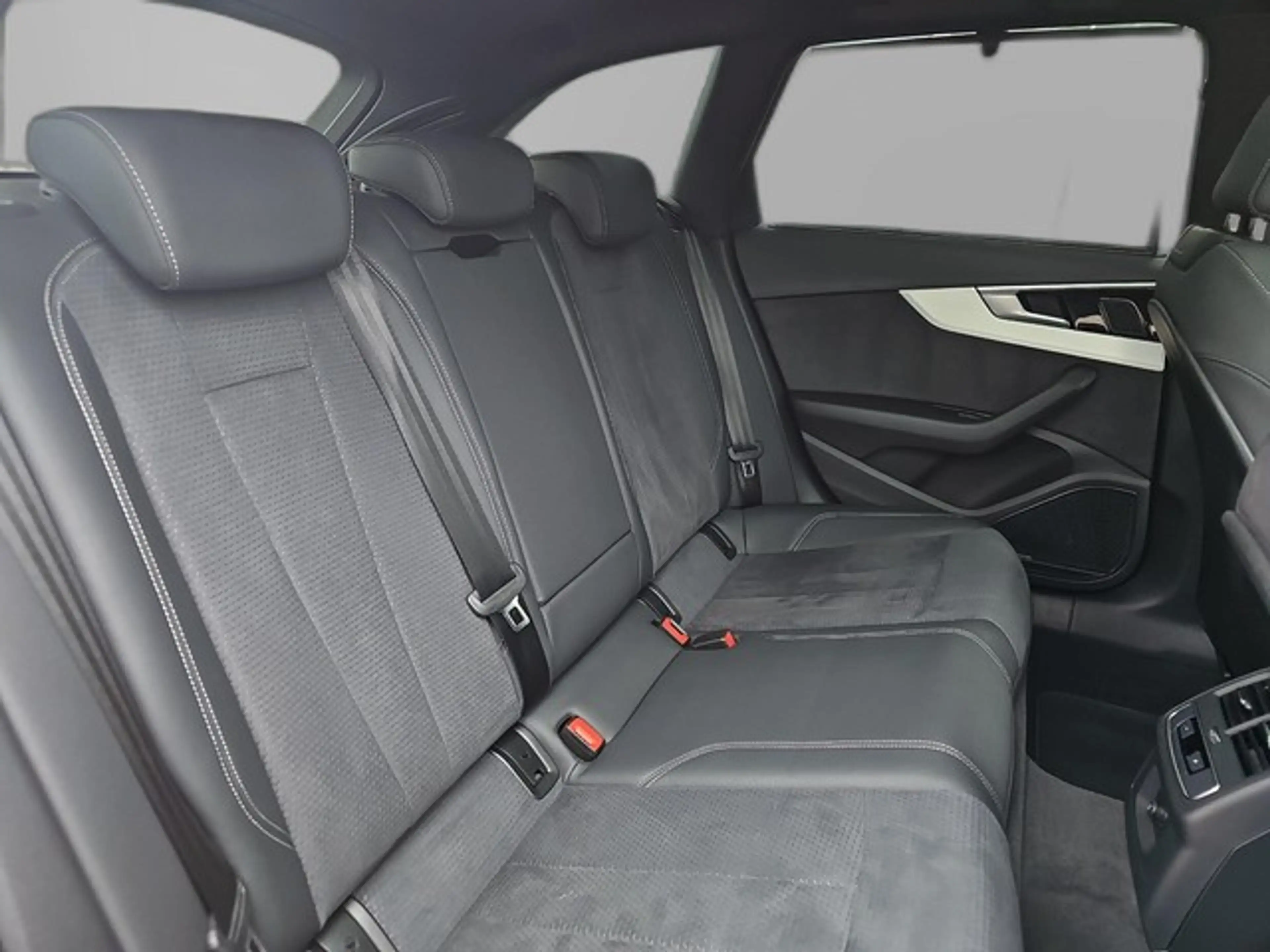 Audi S4 Avant 3.0 TDI quattro Tiptr. AHK Matrix Pano — photo 13