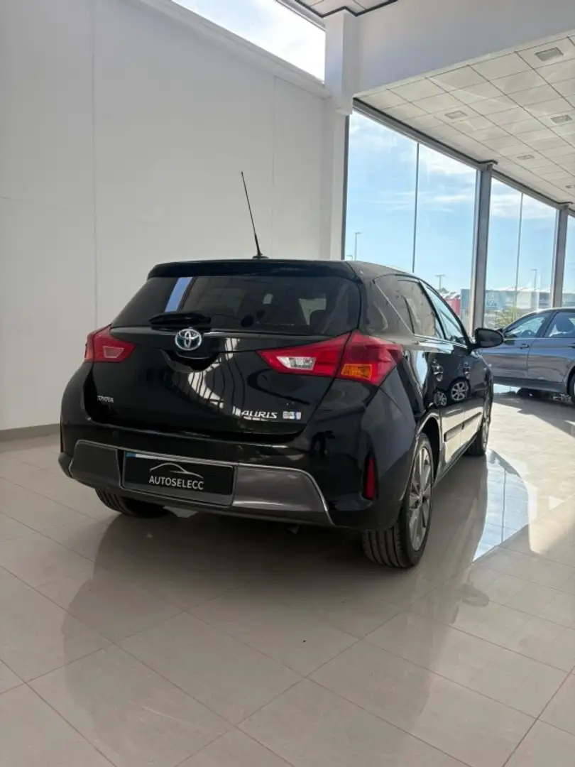 Toyota Auris hybrid Advance Plateado - 2
