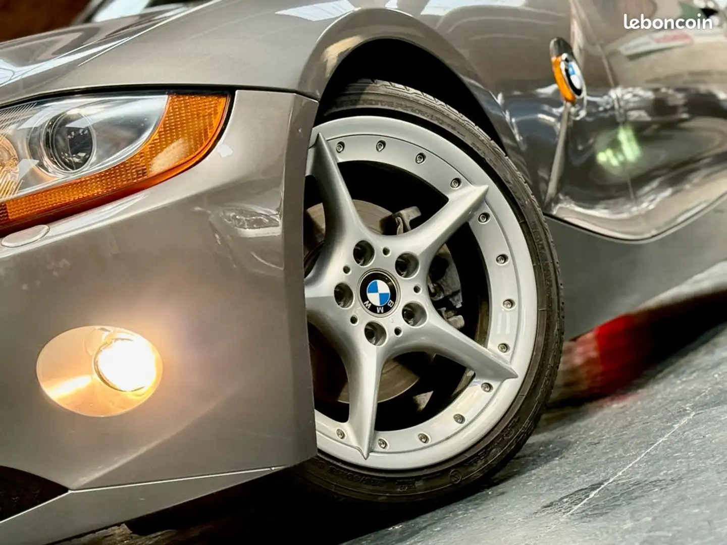 BMW Z4 Roadster 3.0i 6 cylindres 231 ch Suspensions M Sports, GPS, Bluetooth Carnet et historique État exceptionnel Grijs - 2