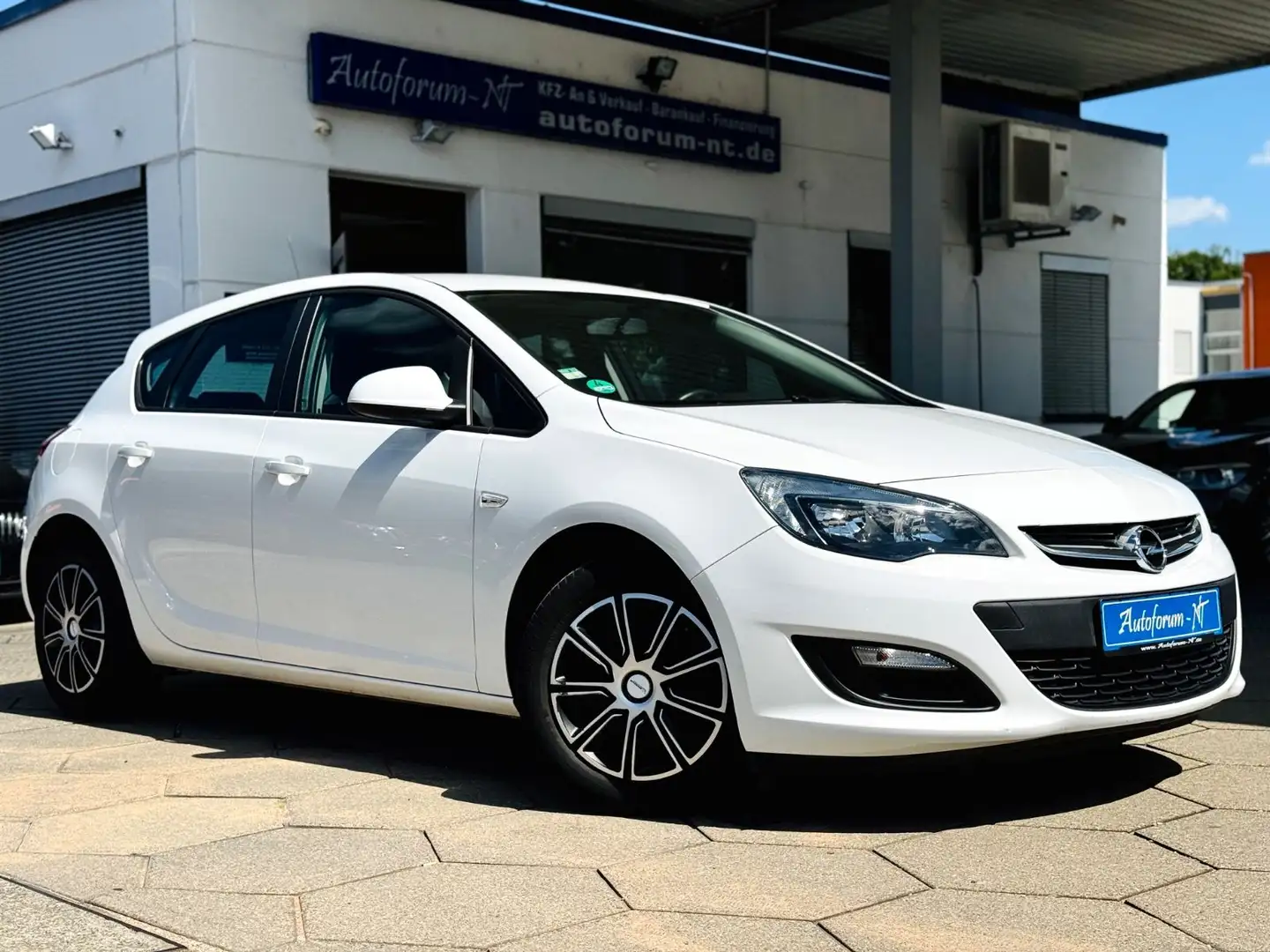 Opel Astra Style Limousine KLIMA/SITZ HZG/TEMPOMAT Weiß - 1