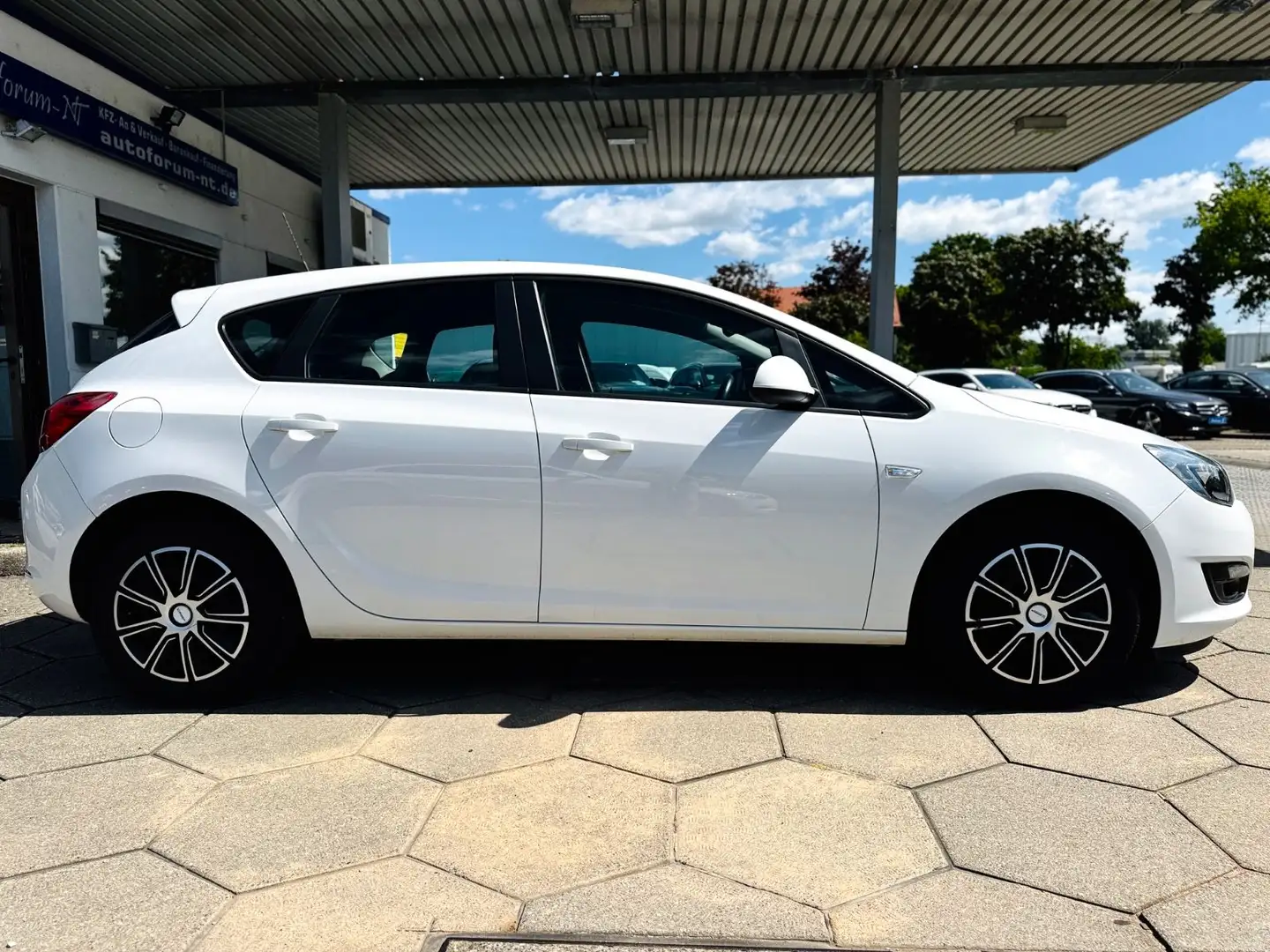 Opel Astra Style Limousine KLIMA/SITZ HZG/TEMPOMAT Weiß - 2