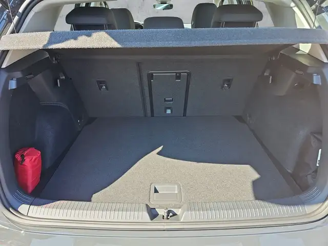 Volkswagen Golf view 14