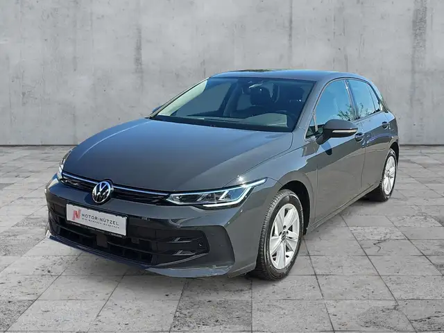 Volkswagen Golf view 2