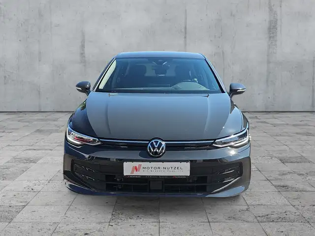 Volkswagen Golf view 3