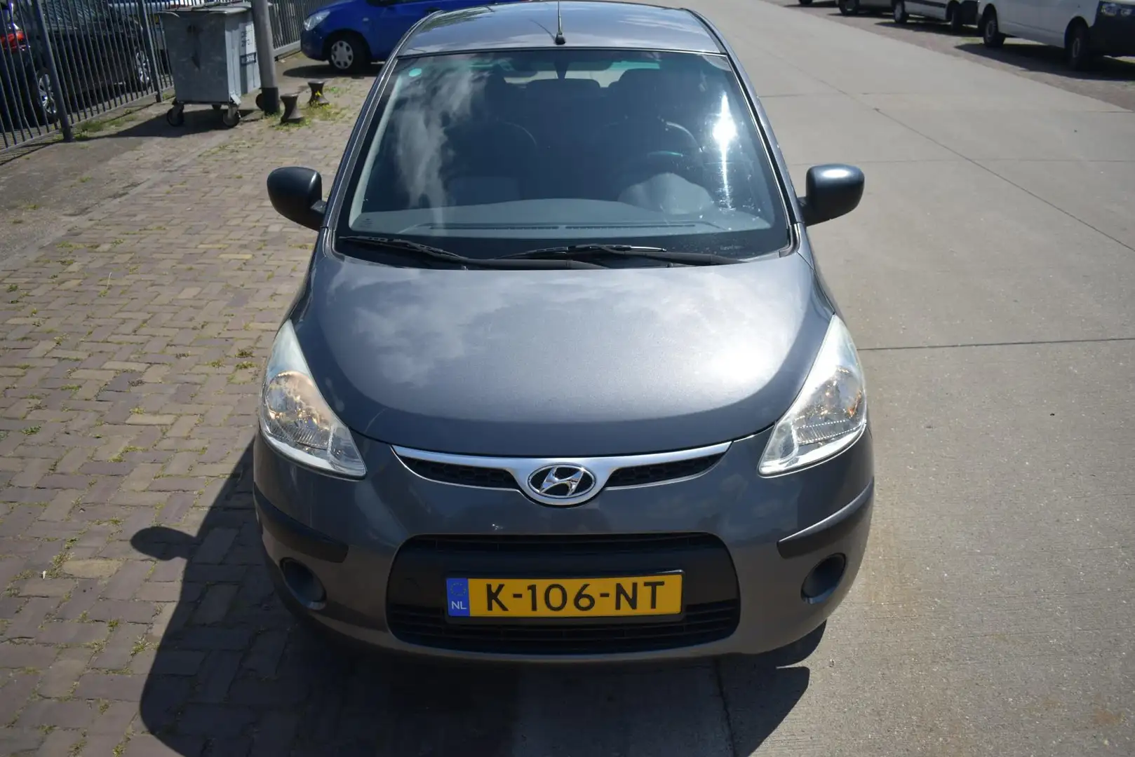 Hyundai i10 1.25i Pure Gris - 2