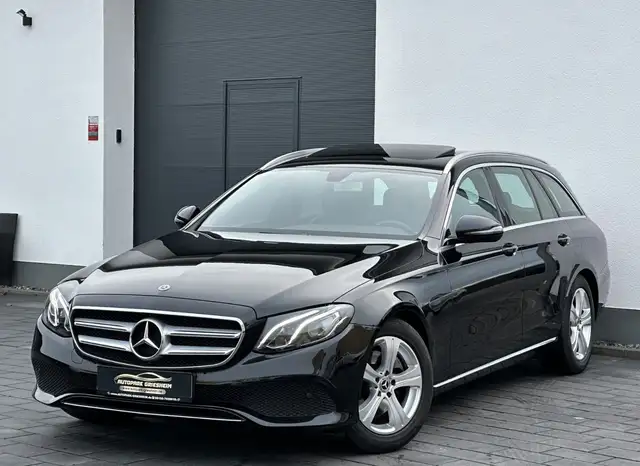 Mercedes-Benz E 250 9G*AVANTGARDE*NAVI*S-DACH*KAMERA*AHK*TOTW*