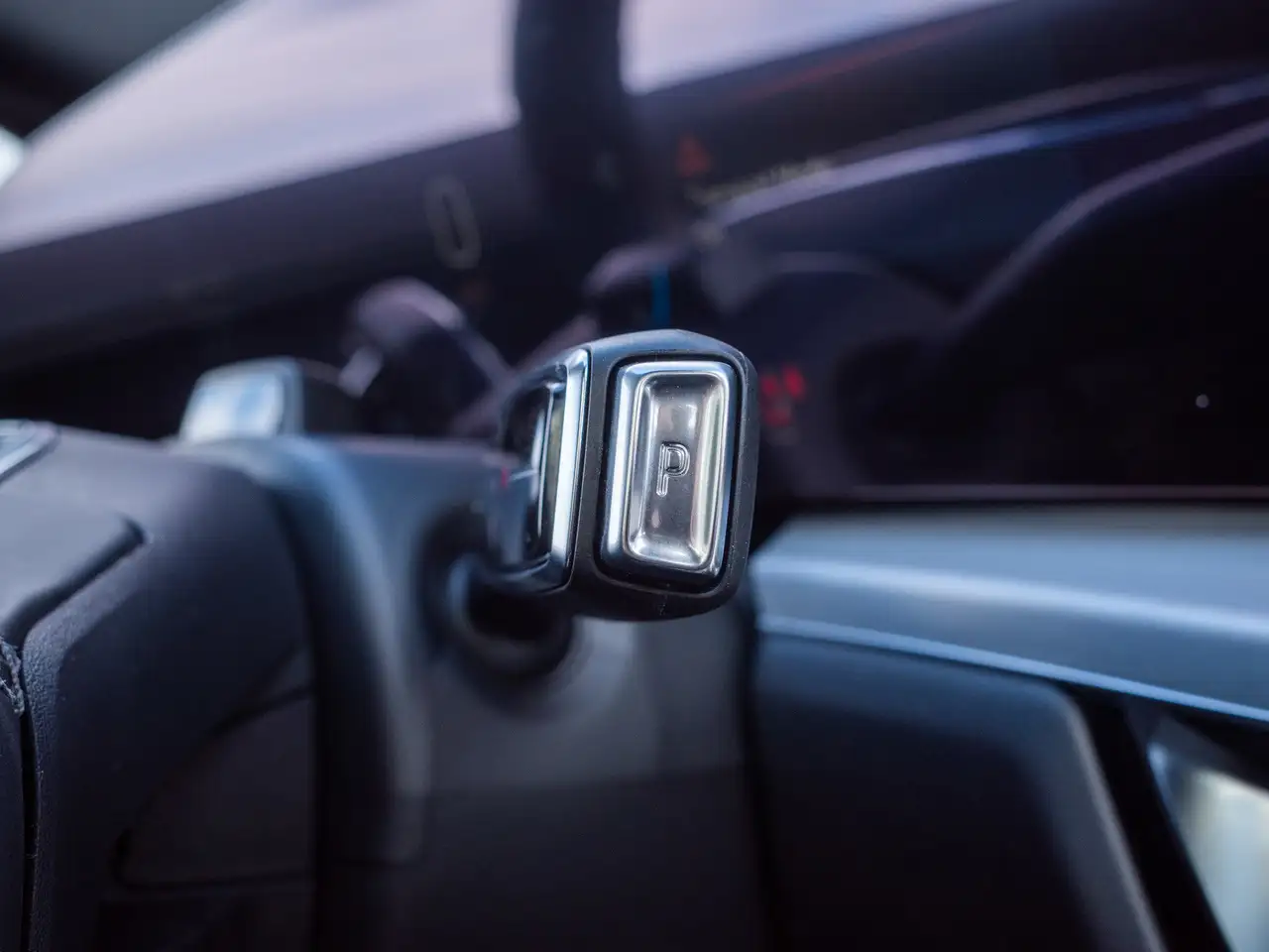 Cadillac Lyriq снимка Cadillac Lyriq