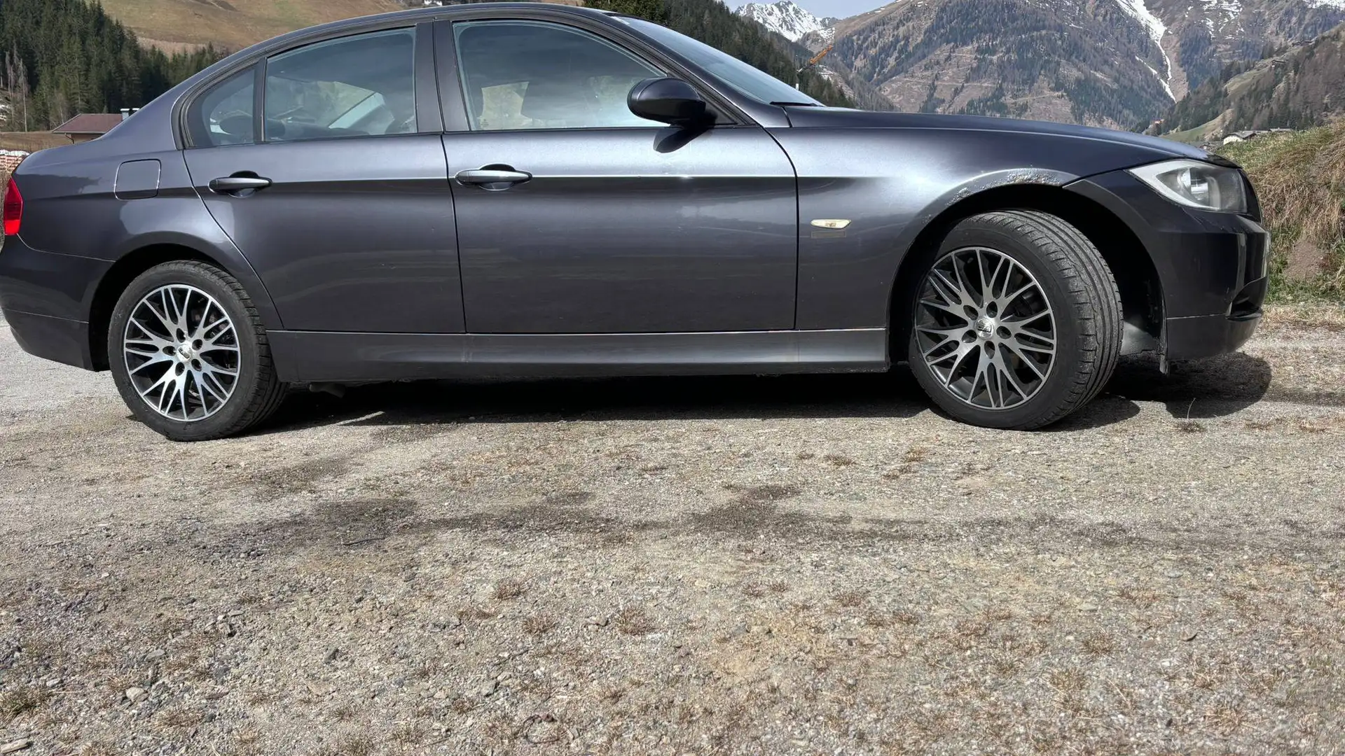 BMW 318 318d Grau - 2
