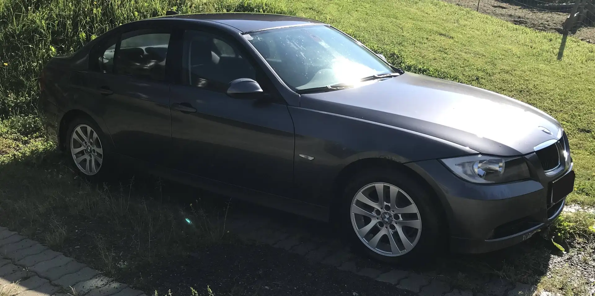 BMW 318 318d Grau - 1