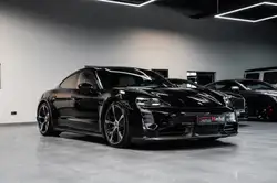 Porsche Taycan Turbo S Carbon PCCB Sport Design*VOLL*
