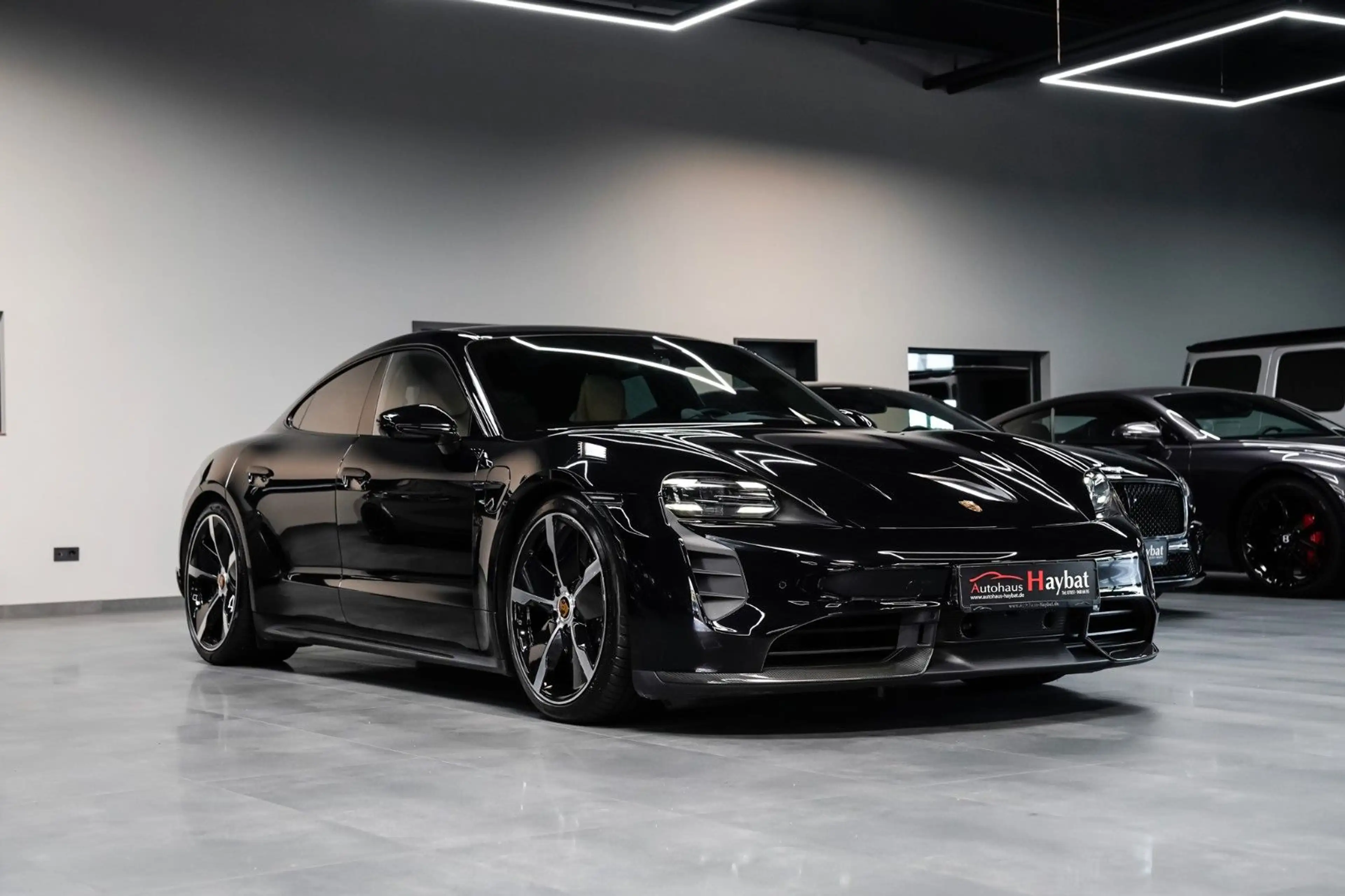 Porsche Taycan Turbo S Carbon-PCCB-Sport Design*VOLL*