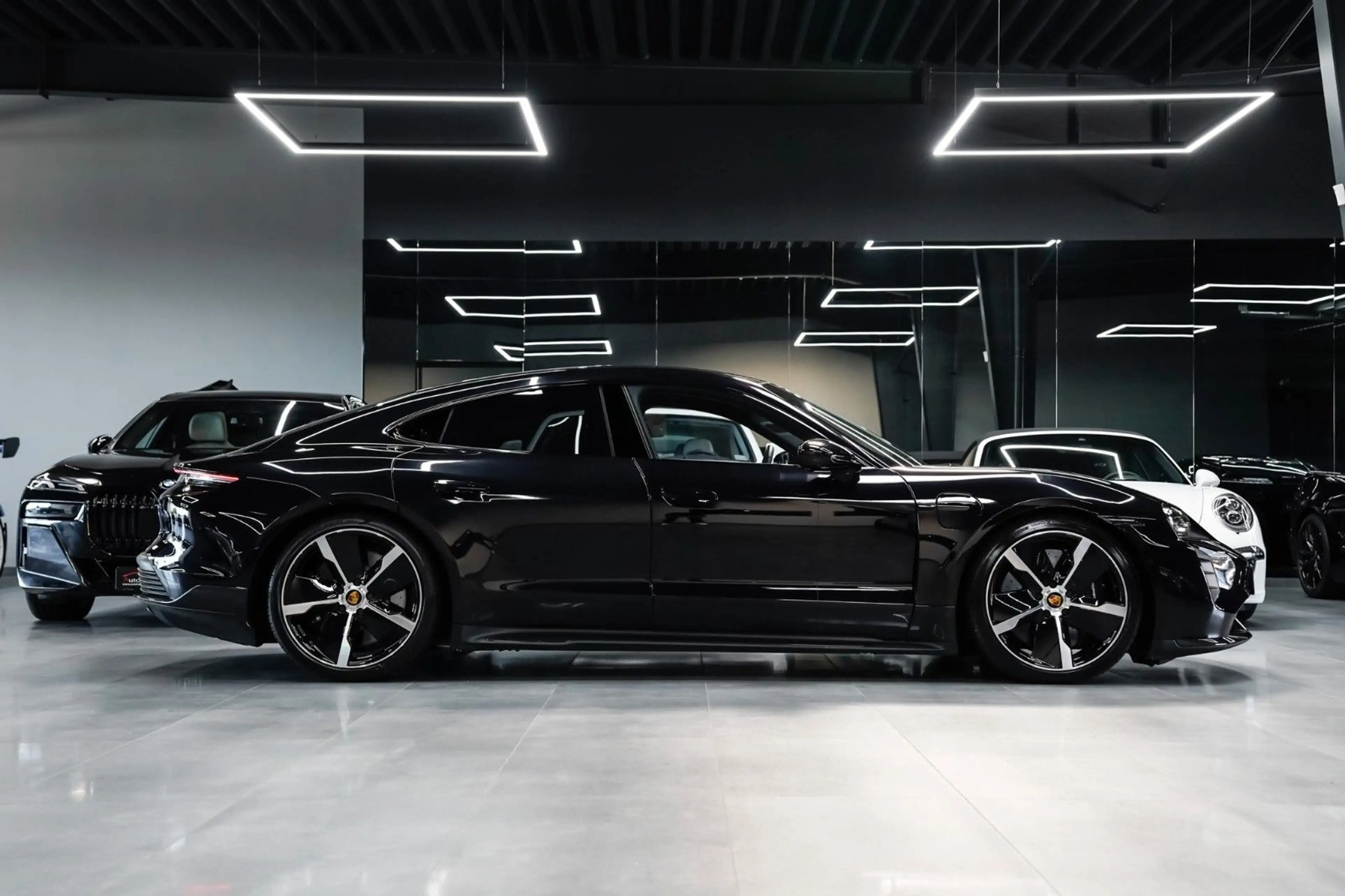 Porsche Taycan Turbo S Carbon-PCCB-Sport Design*VOLL* — photo 5