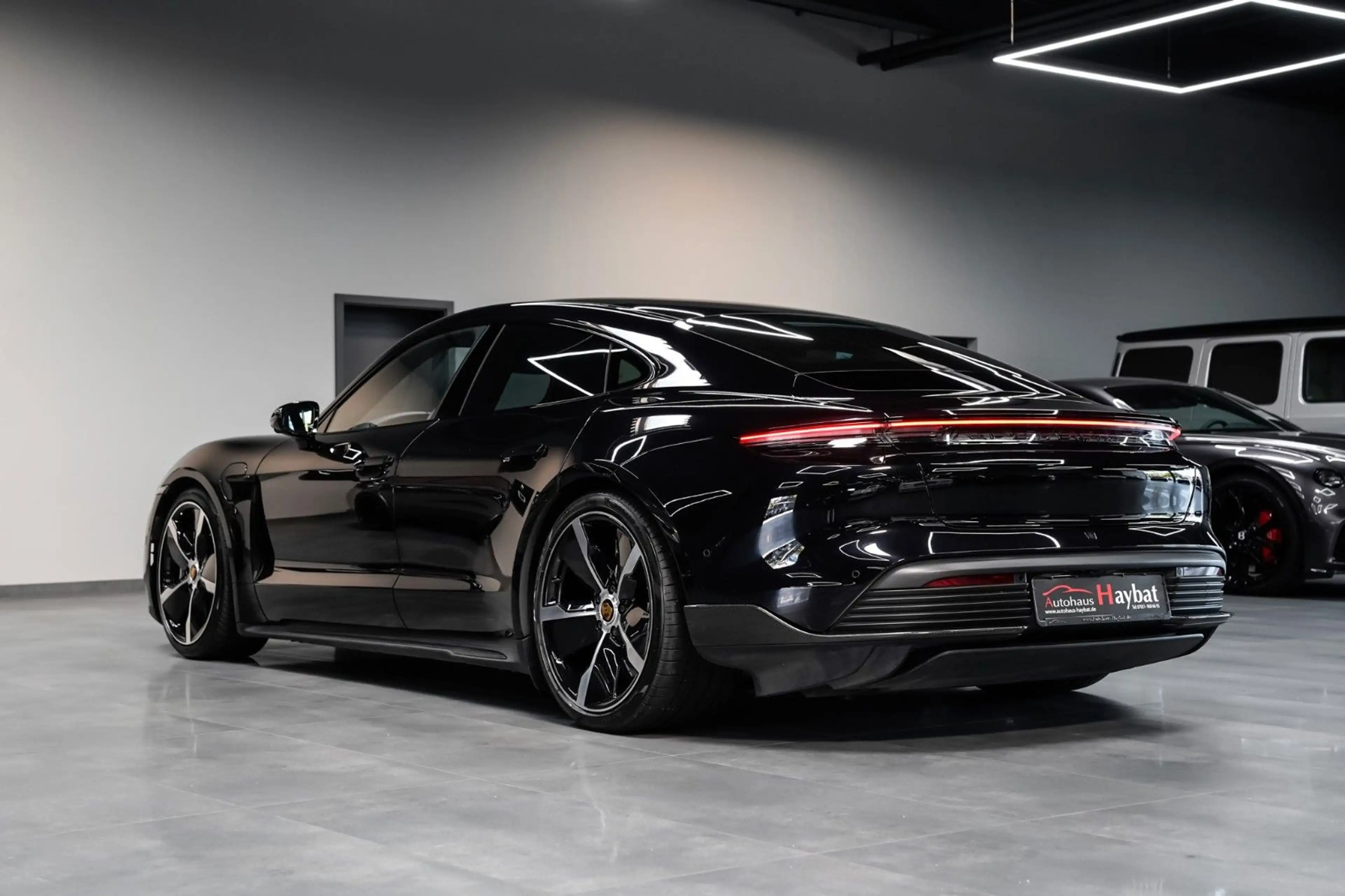 Porsche Taycan Turbo S Carbon-PCCB-Sport Design*VOLL* — photo 7