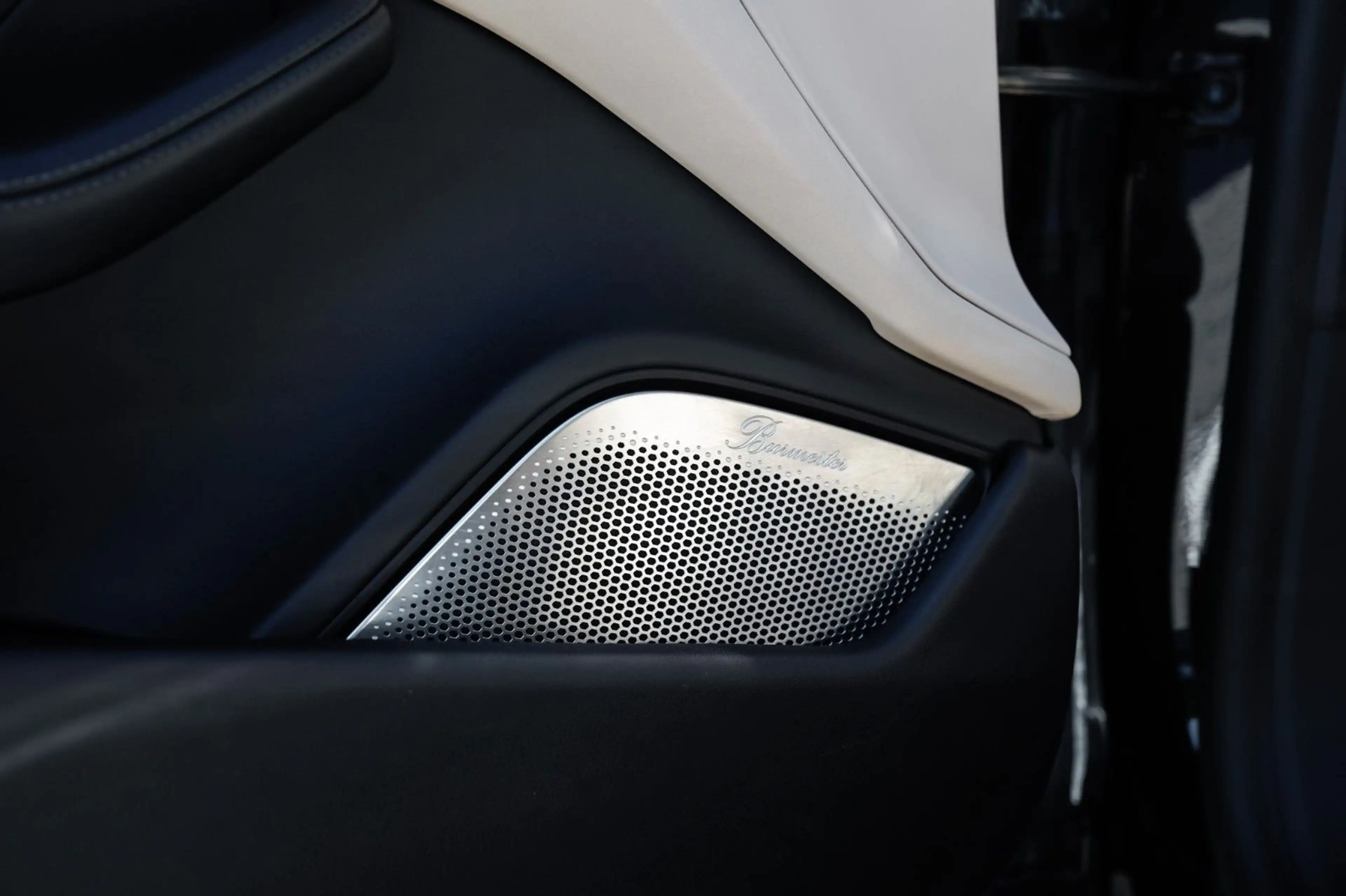 Porsche Taycan Turbo S Carbon-PCCB-Sport Design*VOLL* — photo 11