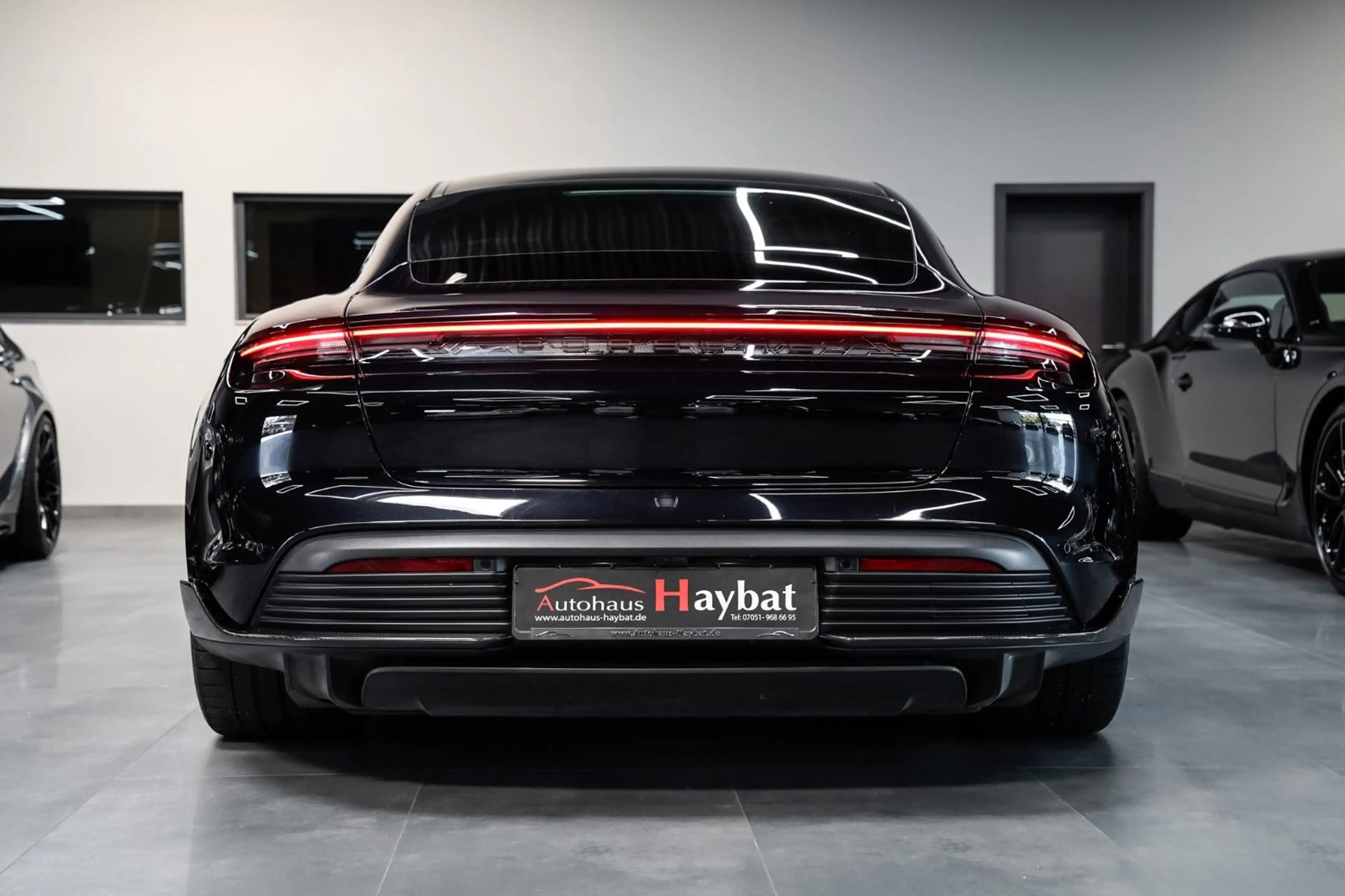 Porsche Taycan Turbo S Carbon-PCCB-Sport Design*VOLL* — photo 8