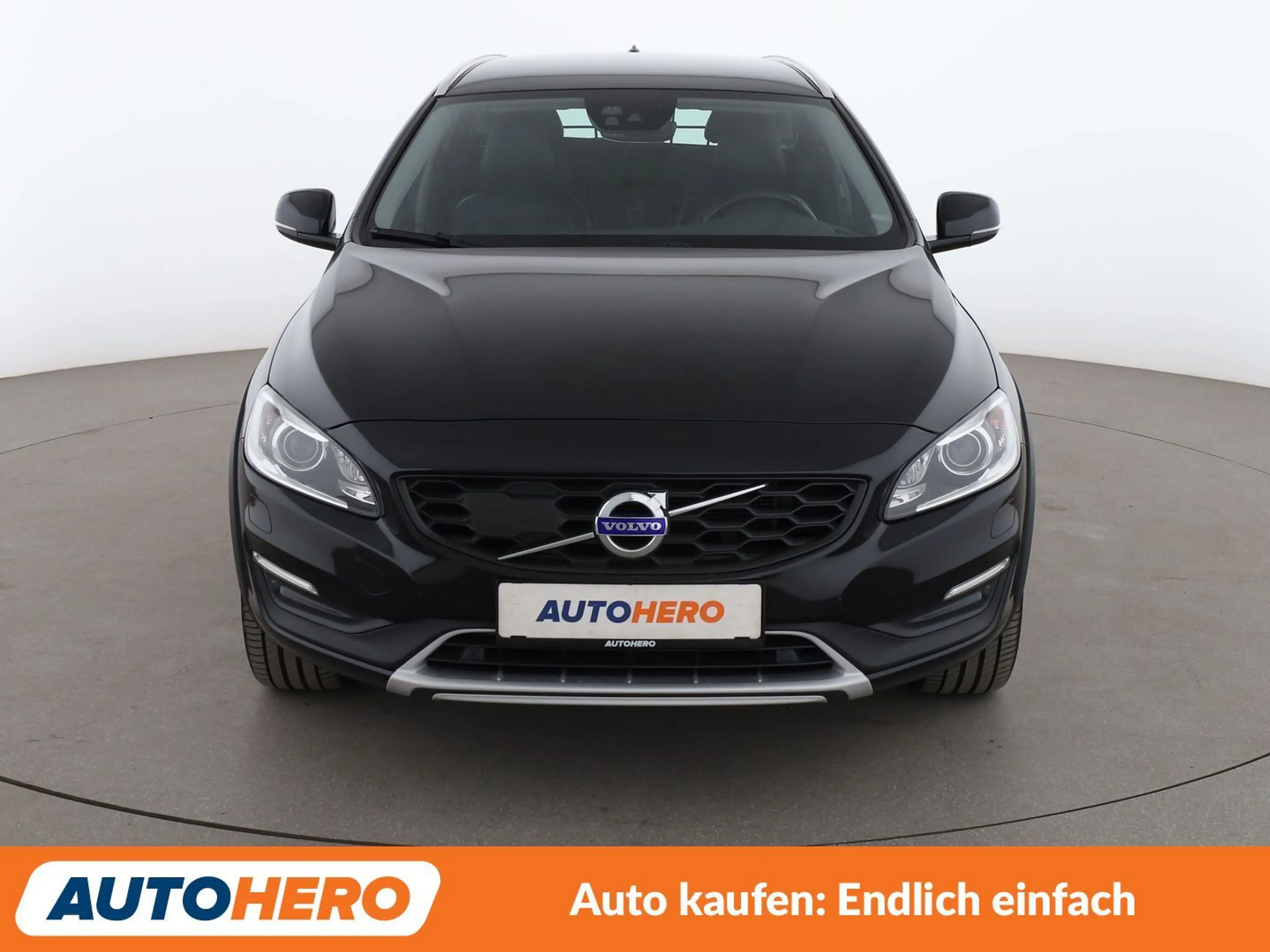 Volvo V60 Cross Country 2.0 D4 Pro — photo 9