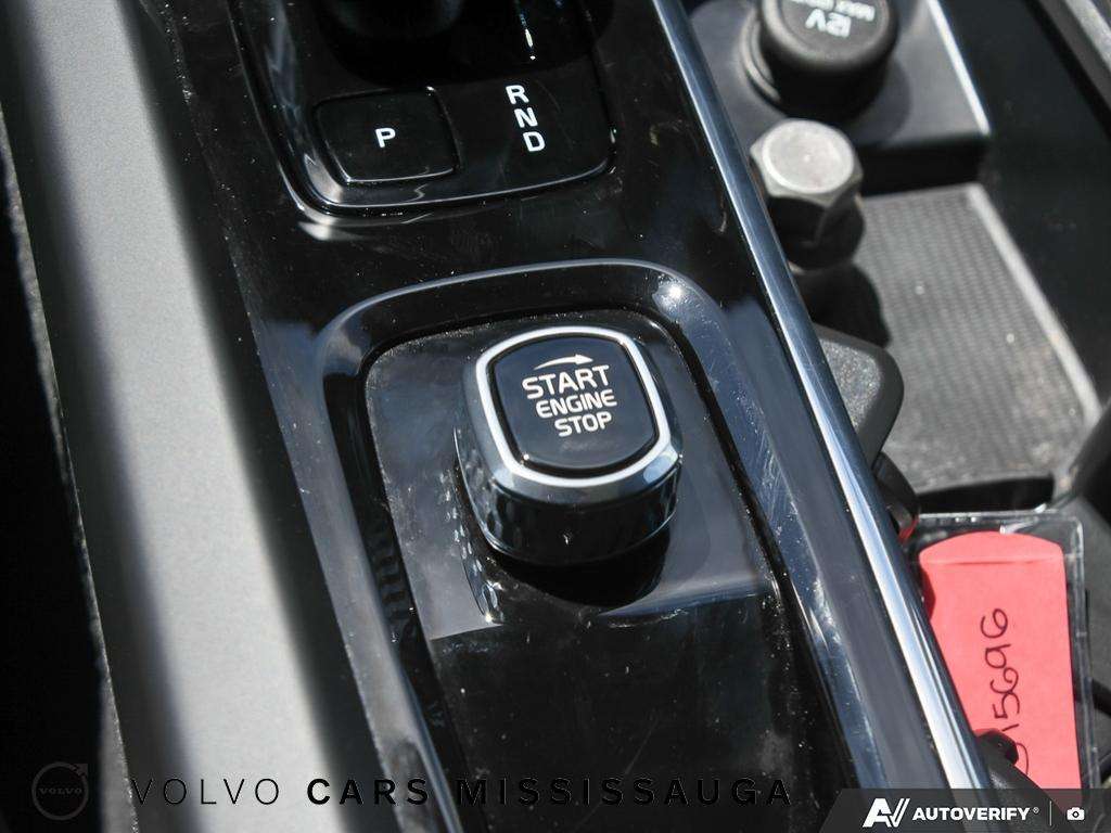 2024 Volvo XC60 Core Dark Theme thumb 27