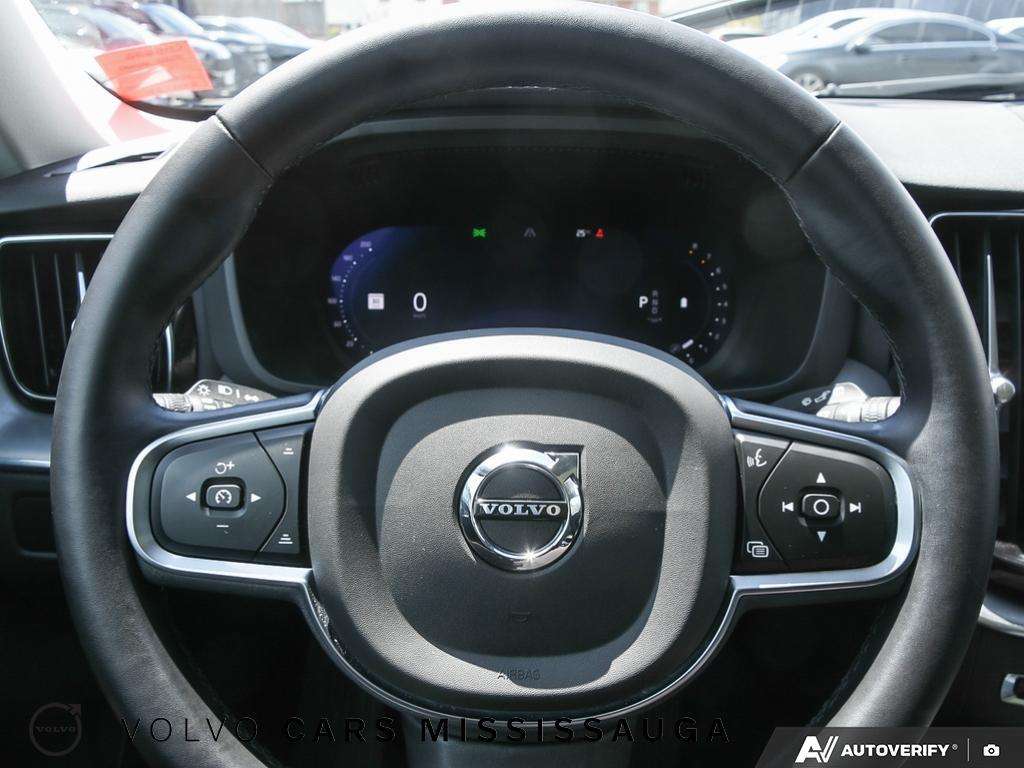 2024 Volvo XC60 Core Dark Theme thumb 14