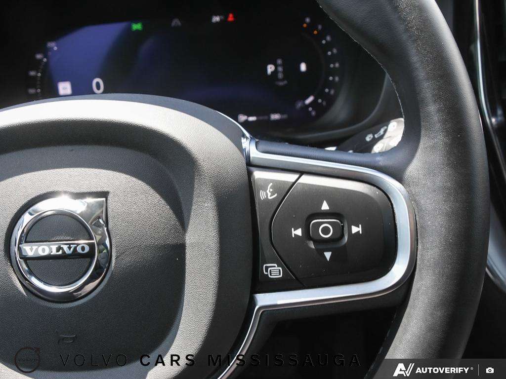2024 Volvo XC60 Core Dark Theme thumb 18
