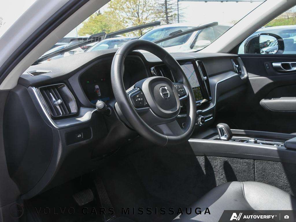 2024 Volvo XC60 Core Dark Theme thumb 13