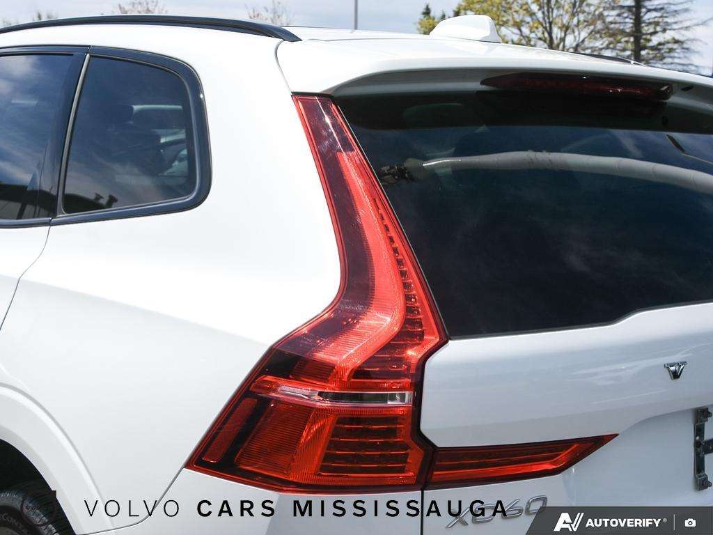 2024 Volvo XC60 Core Dark Theme thumb 12
