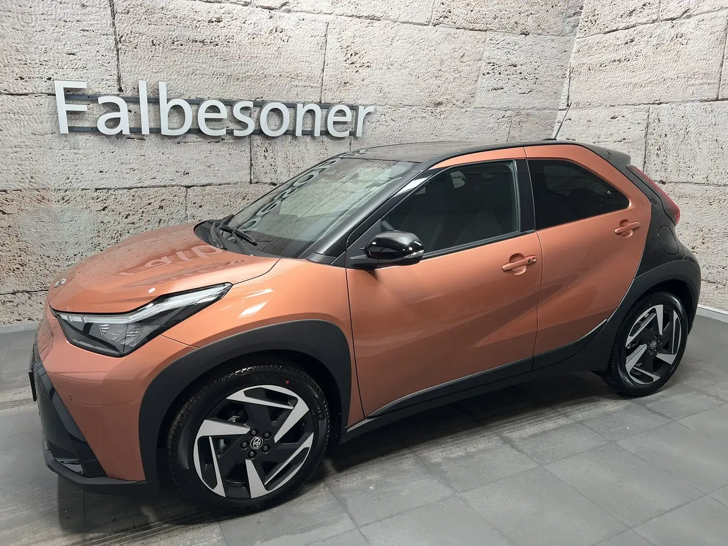 Toyota Aygo X 1,5 Hybrid Lounge Braun - 2