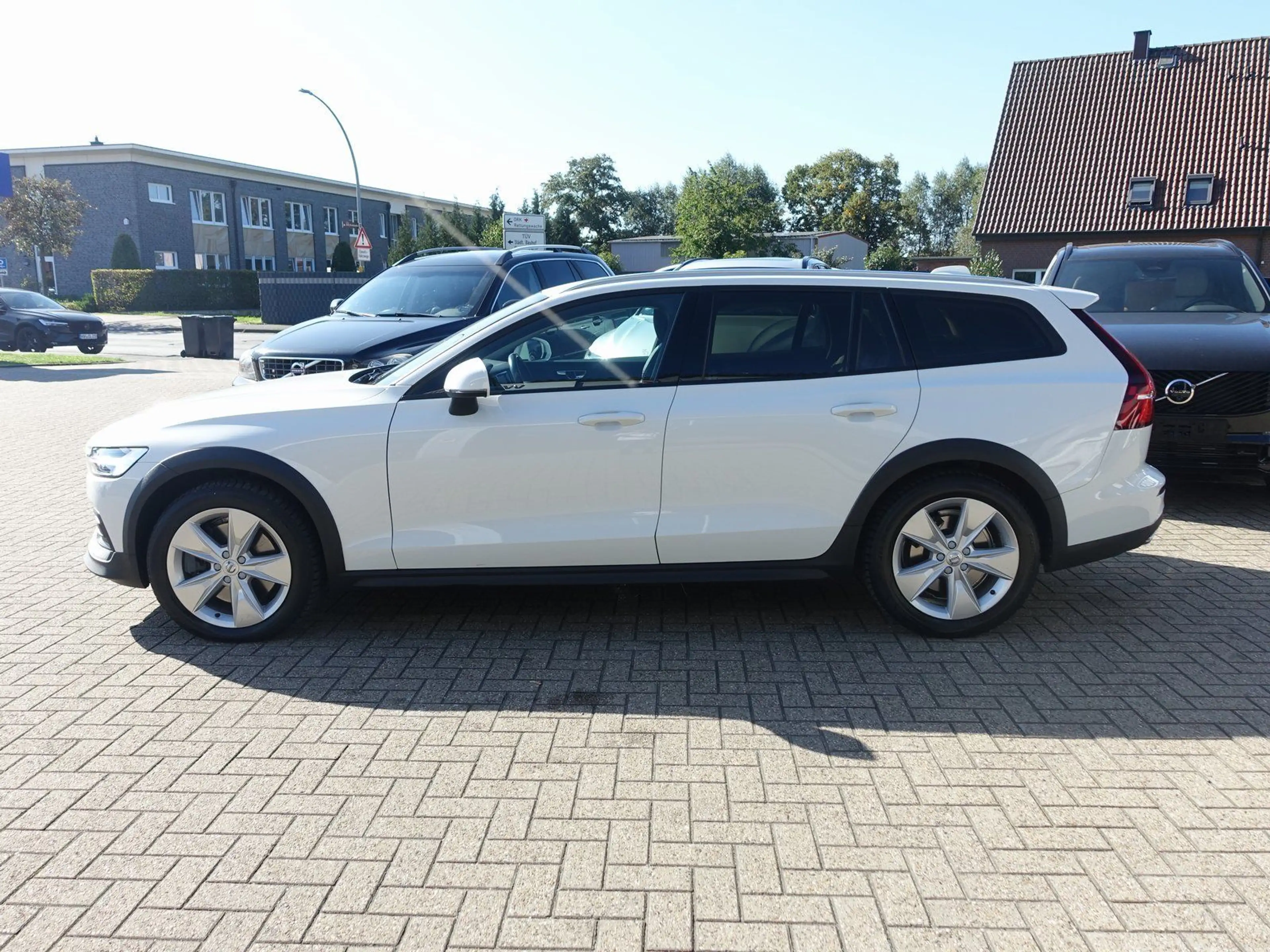 Volvo V60 Cross Country V 60 Cross Country T5 AWD Pro AHK — photo 7