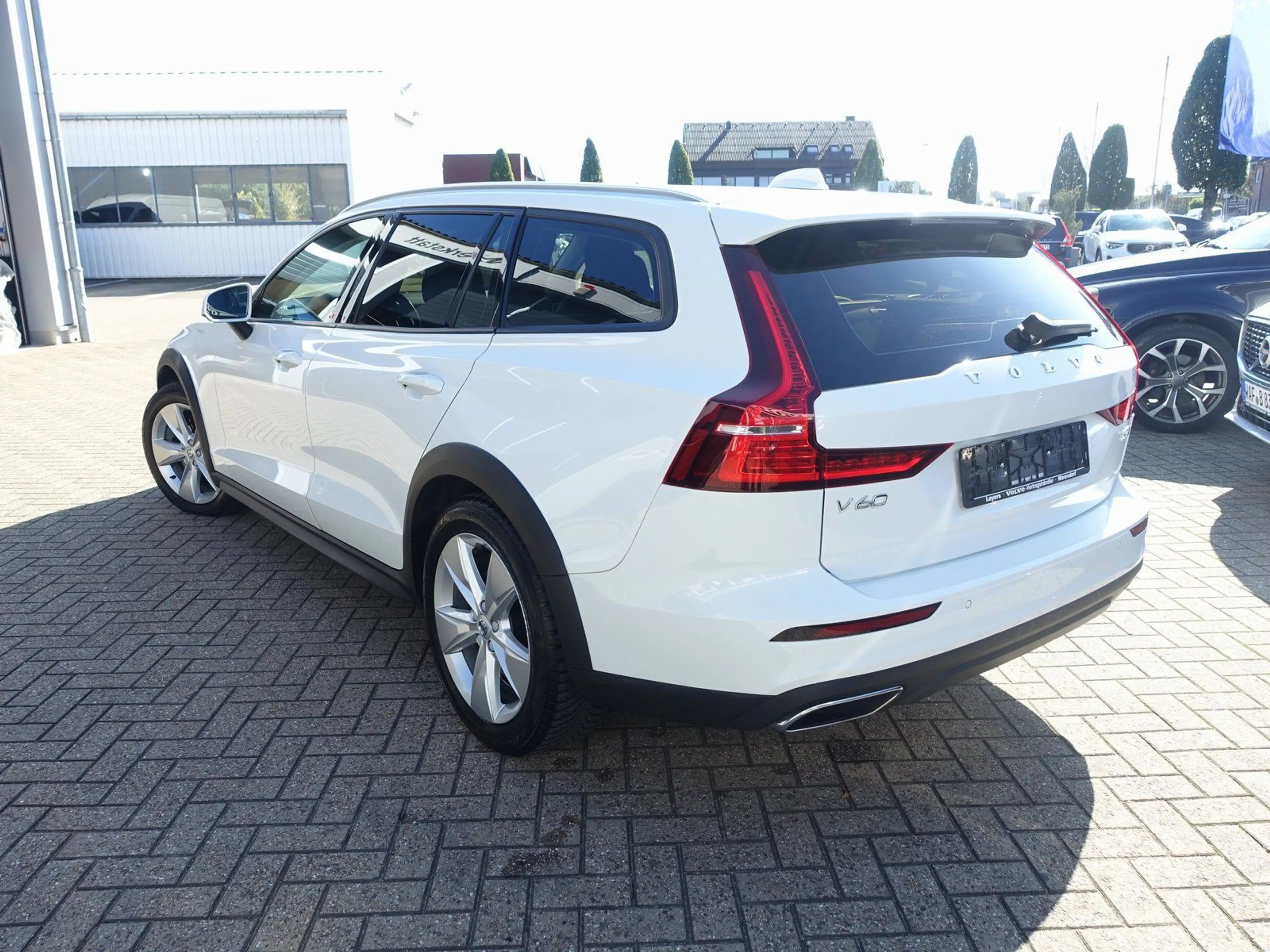Volvo V60 Cross Country V 60 Cross Country T5 AWD Pro AHK — photo 4