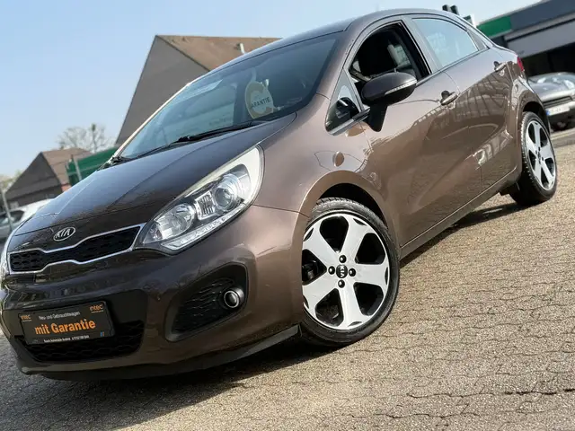 Kia Rio Spirit 1.4 Automatik Navi Kamera PDC ALU SHZ Tempo