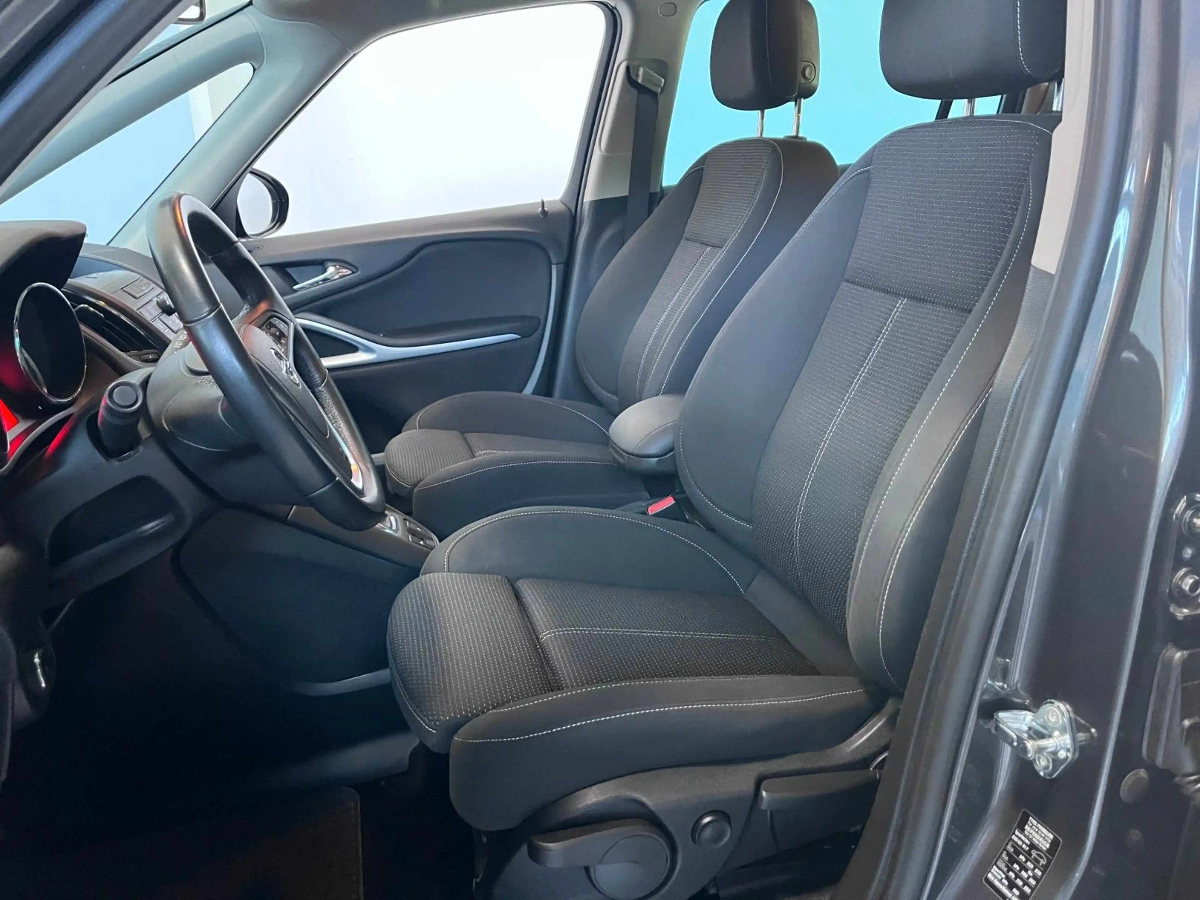 Opel Zafira C Tourer Edition *Automatik* — photo 8