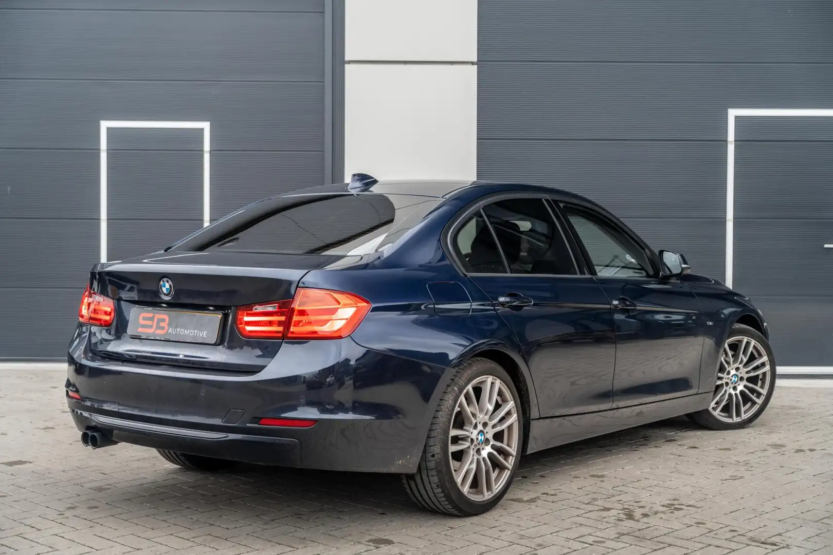 BMW 328 3-serie 328i Upgrade Edition Cruise|LED|Navi|Garan Blauw - 2