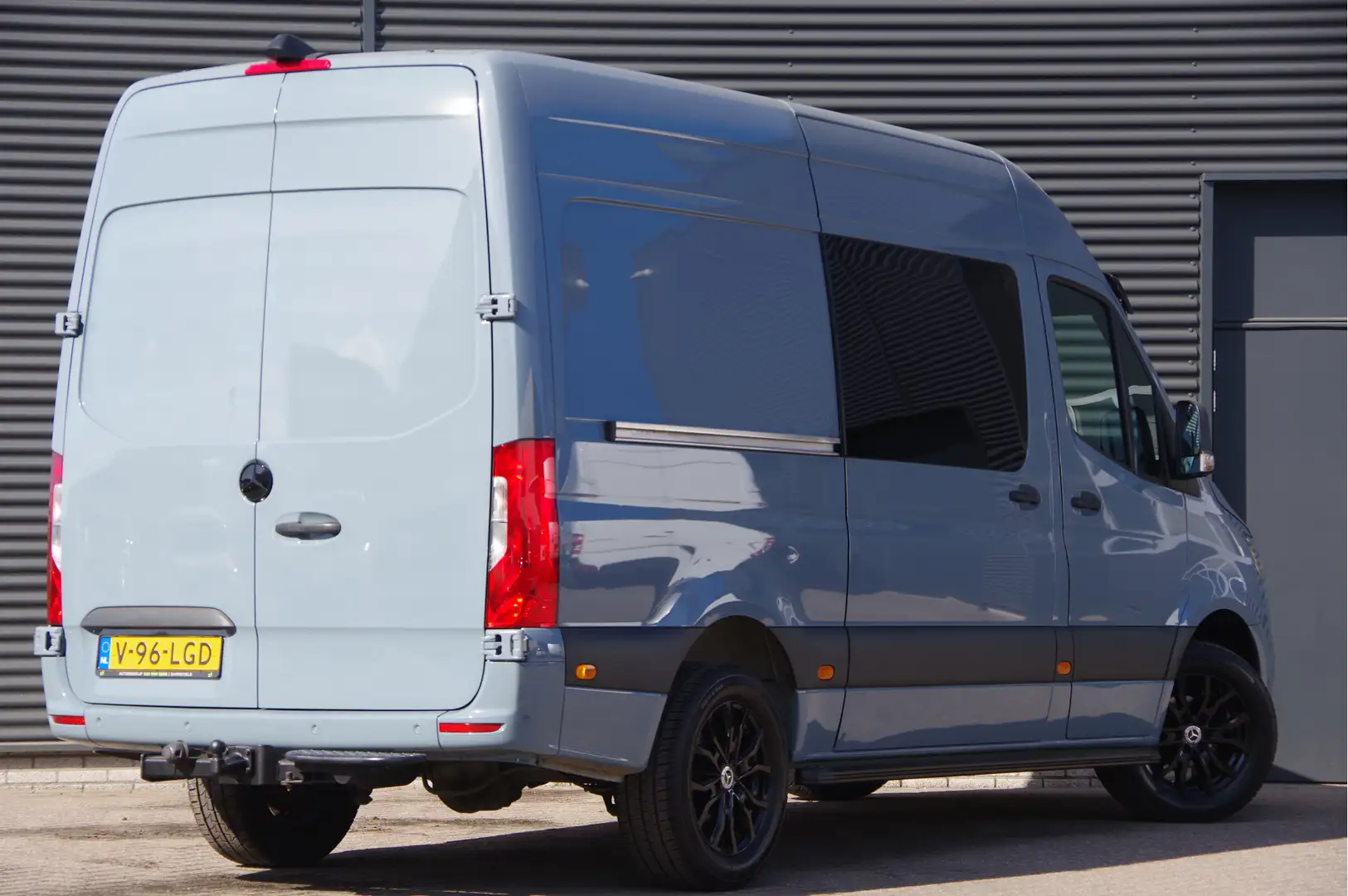 Mercedes-Benz Sprinter 319 3.0 CDI V6 L2H2 AUT. LED, LEDER, 2X SCHUIFDEUR Gris - 2
