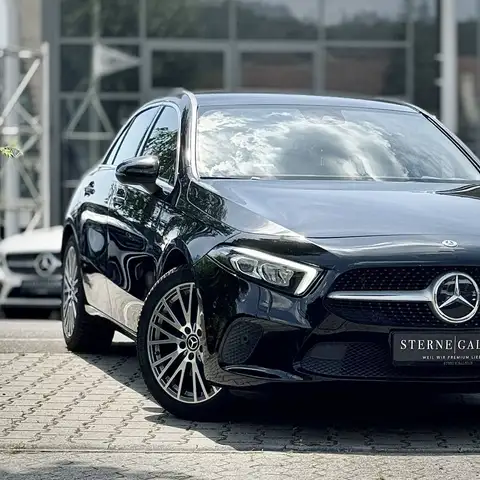 Mercedes-Benz A 220 URBAN/RÜCKFAHRK/AMBIENT/SITZH LED Bi PDC