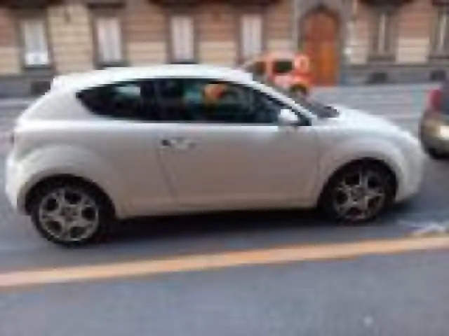 Alfa Romeo Mito view 4