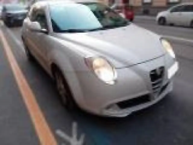 Alfa Romeo Mito view 3