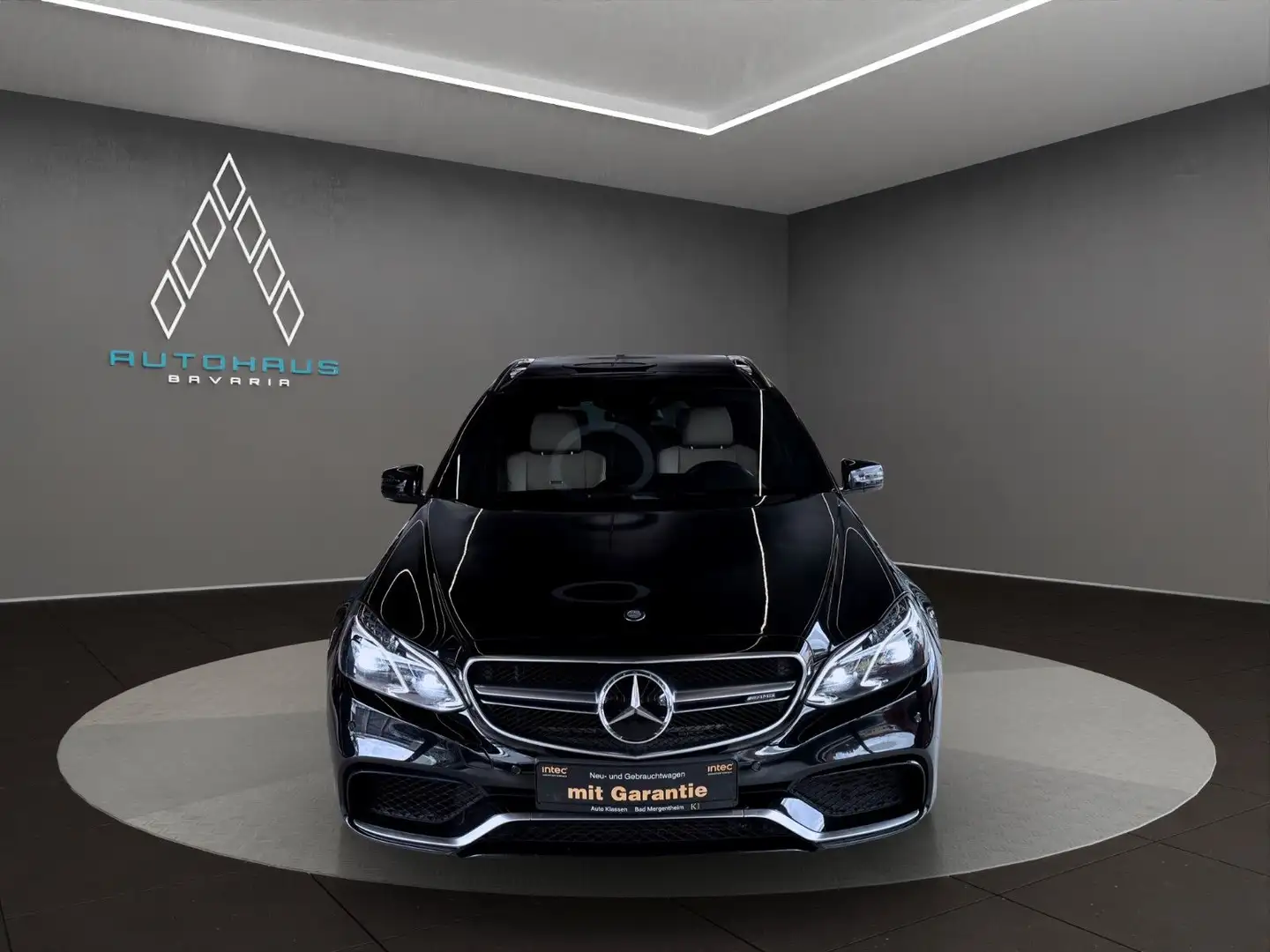 Mercedes-Benz E 63 AMG 4Matic *FACELIFT*LUFTFAHRWERK*SITZ-BEL* Schwarz - 2