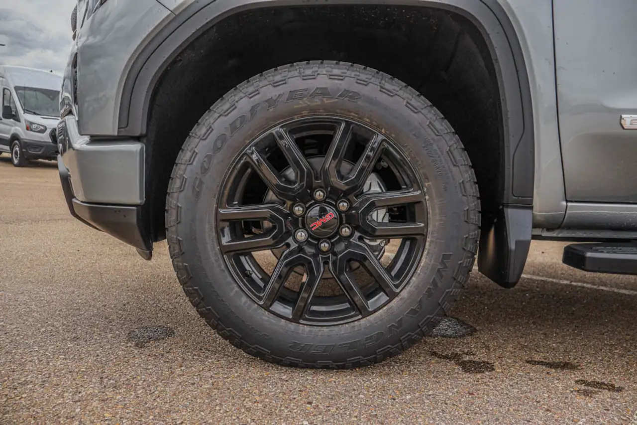 GMC Sierra 1500 снимка GMC Sierra 1500
