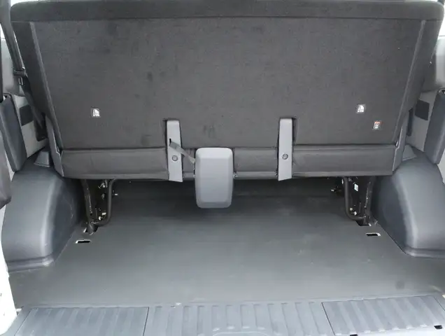 Volkswagen Transporter Kombi TDI Ansicht 12