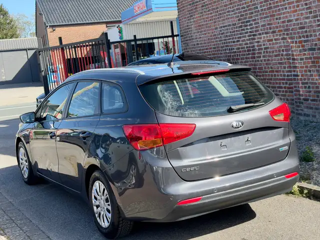 Kia Ceed view 4