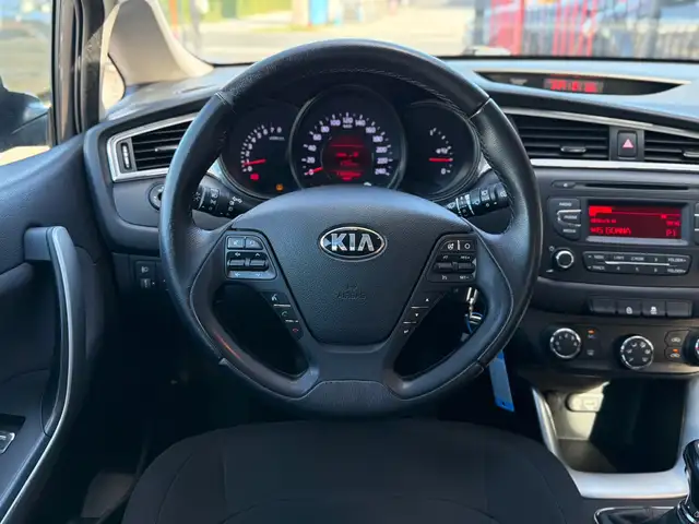Kia Ceed view 11