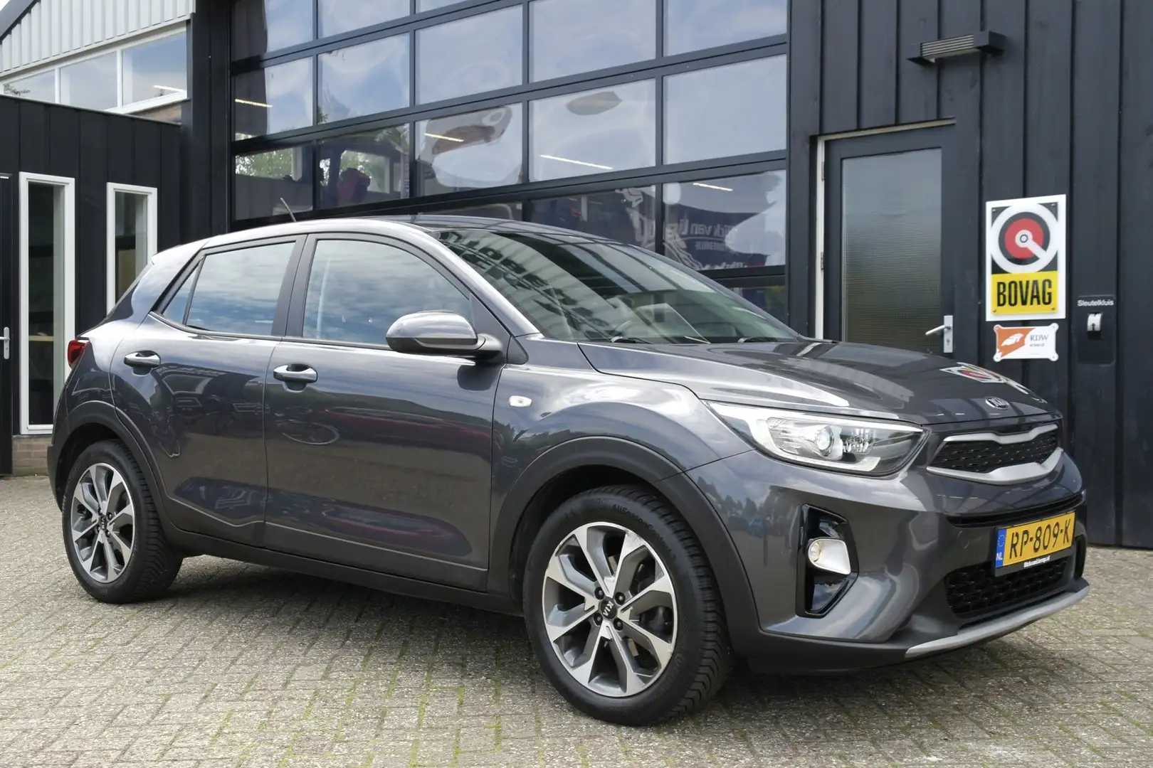 Kia Stonic 1.0 T-GDi ComfortPlusLine Navigator | NL-Auto | Cr Gris - 1