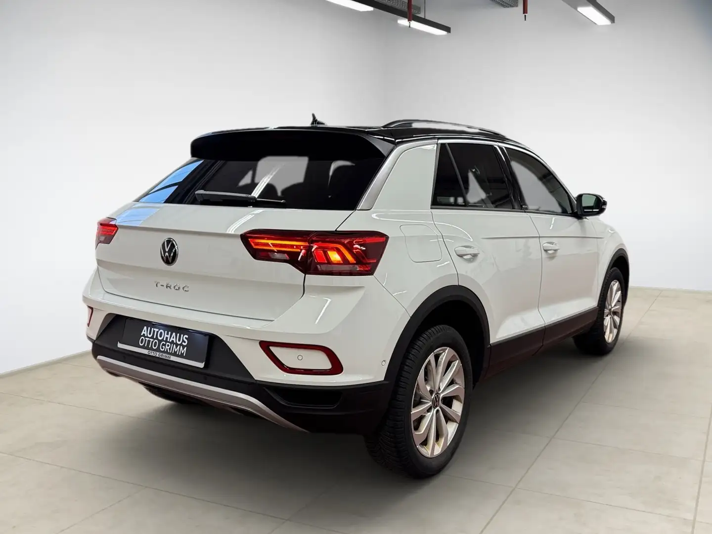 Volkswagen T-Roc 2.0 TDI Move DSG LED Navi Weiß - 2