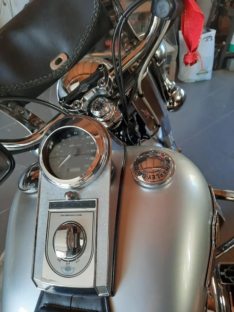 Harley-Davidson Heritage Softail Classic Argento - 1