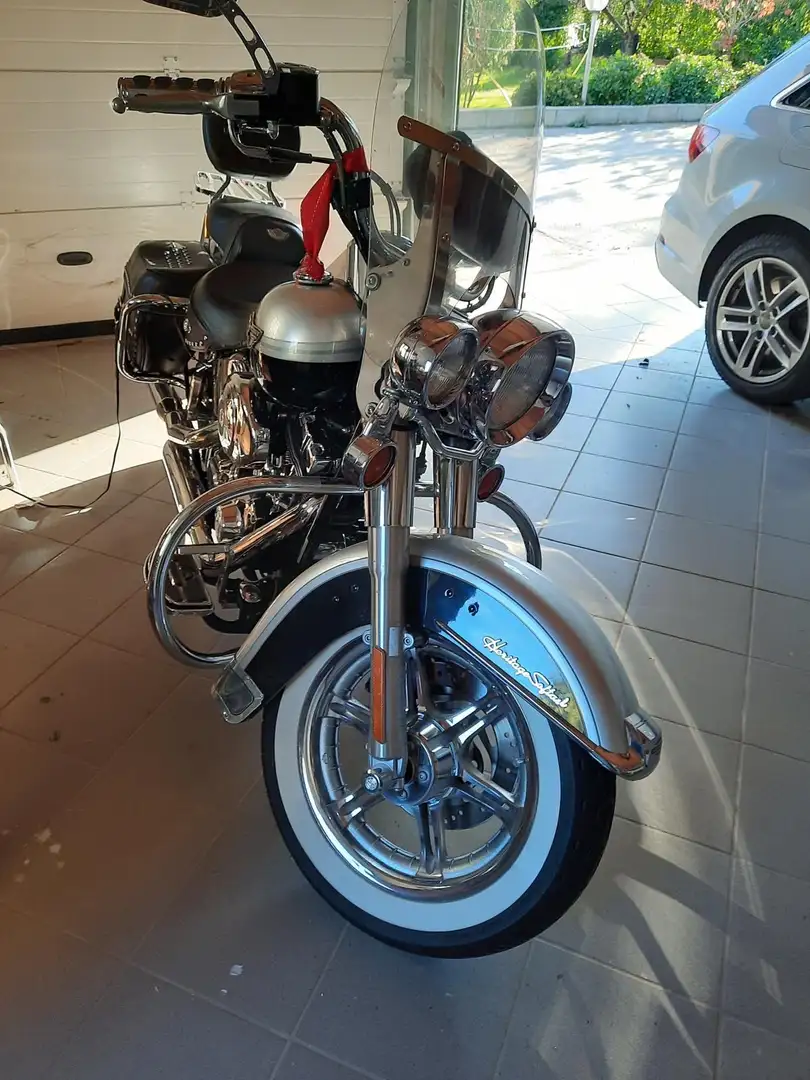 Harley-Davidson Heritage Softail Classic Argento - 2