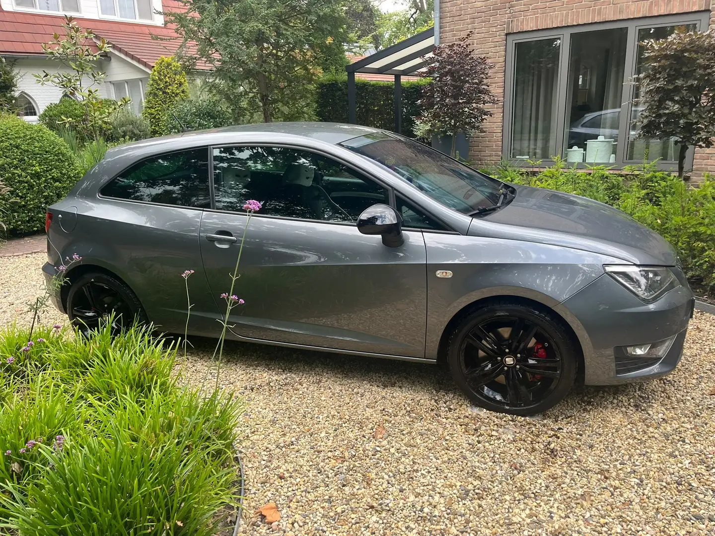 SEAT Ibiza Ibiza 1.8 TSI Cupra Grijs - 1